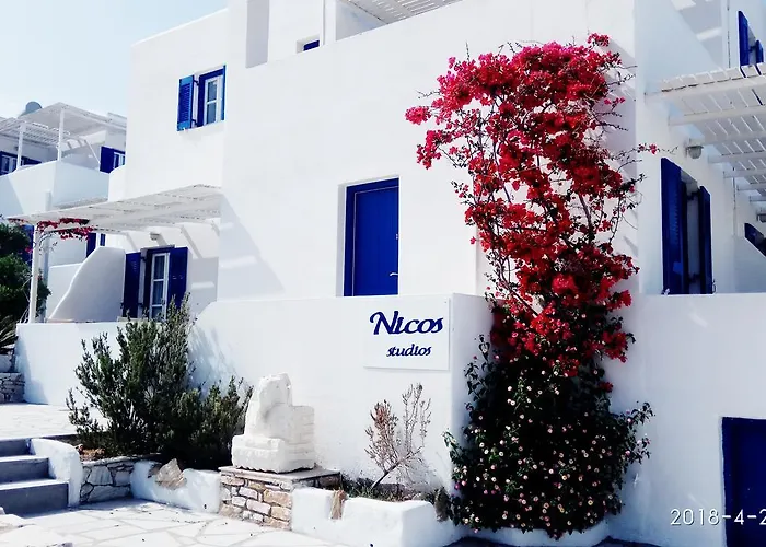 Nicos Studios & Apartments Logaras