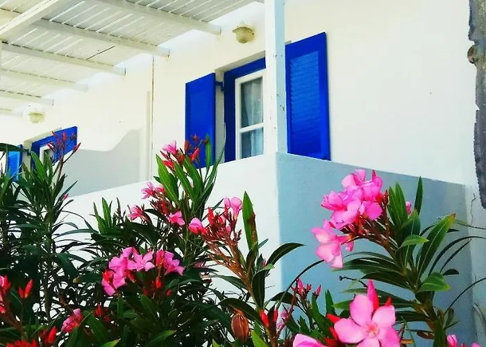 Nicos Studios & Apartments Logaras