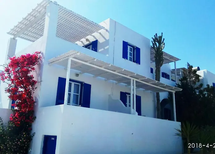 Nicos Studios & Apartments