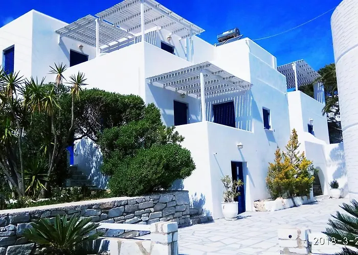 Nicos Studios & Apartments Logaras