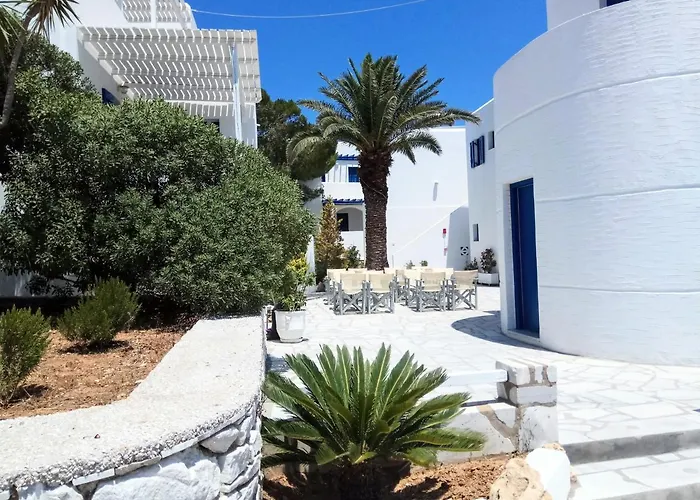 Nicos Studios & Apartments Logaras