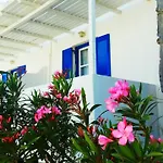 Nicos Studios & Apartments Logaras
