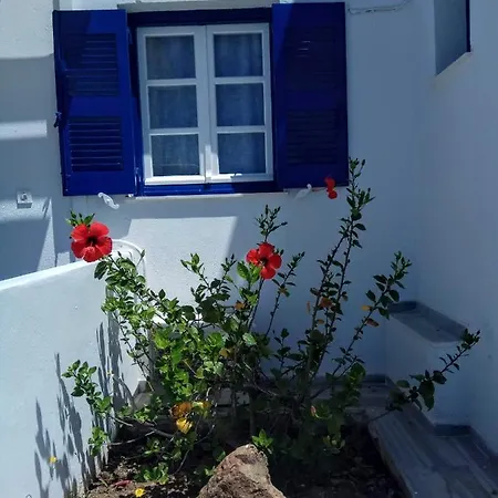 Nicos Studios & Apartments *