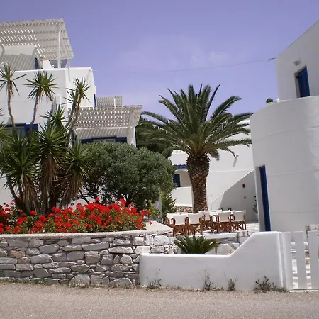 Nicos Studios & Apartments * Logaras