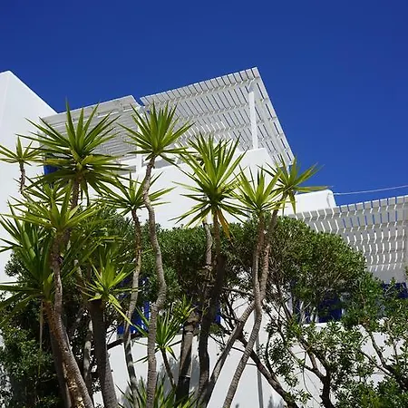 Nicos Studios & Apartments Logaras