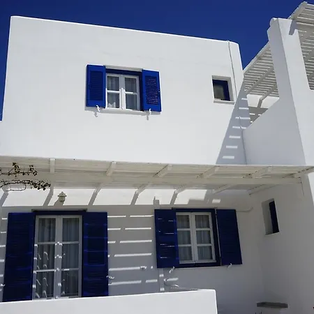 Nicos Studios & Apartments *